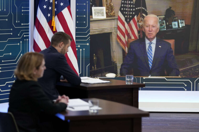 Biden critique l’inaction de Trump durant cet « enfer digne du Moyen Age »