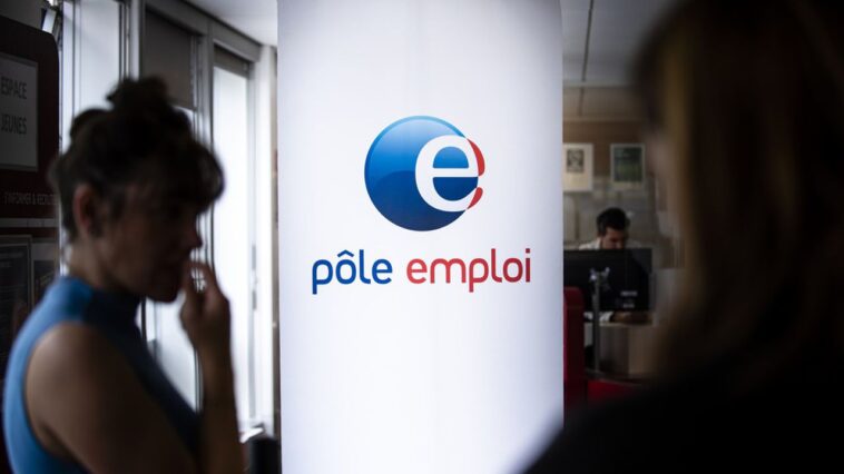 Dans une agence de Pôle emploi.