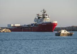 L’Ocean Viking autorisé à accoster avec 380 migrants en Italie