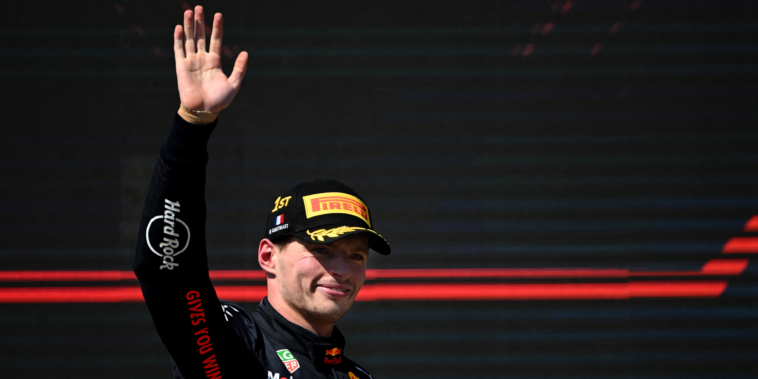 Max Verstappen vainqueur devant Lewis Hamilton