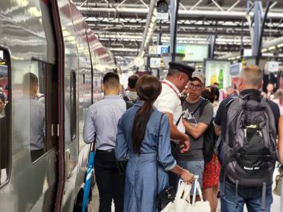 Nouvelle “galère” d’un Thalys: entre 700 et 800 personnes ont passé la nuit dans le train à Bruxelles-Midi