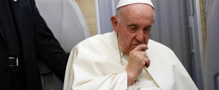 Pensionnats autochtones: le pape François reconnaît un «génocide»