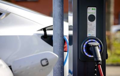 TotalEnergies et Engie chargés de développer 10.000 bornes de recharge électrique en Flandre