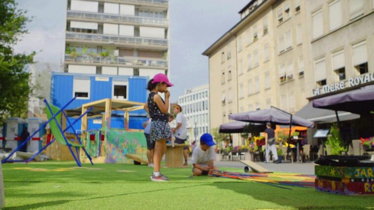 Une aire de jeux géante remplace le béton