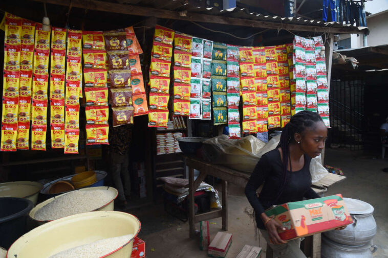 Du café au dentifrice, la « sachétisation » de l’économie nigériane