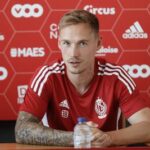 Jacob Barrett Laursen séduit par le soutien des fans du Standard: “Quelle atmosphère incroyable”