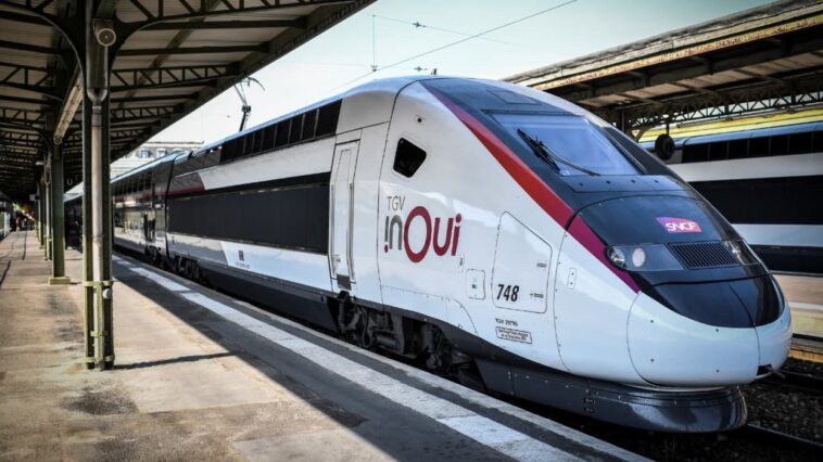 Le trafic TGV et TER interrompu au sud de Bordeaux en raison d'un incendie