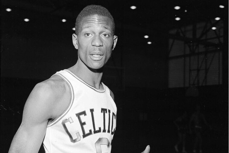 Mort du basketteur Bill Russell, « génie » des parquets et défenseur des droits civiques