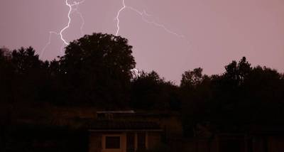 Trois provinces wallonnes placées en alerte jaune aux orages, le numéro 1722 activé