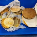 Un voyageur écope d’une amende de 2.000 dollars pour avoir transporté des McMuffins en Australie