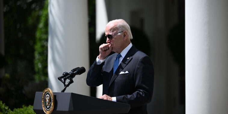 à 100 jours des élections de mi-mandat, la popularité de Joe Biden au plus bas