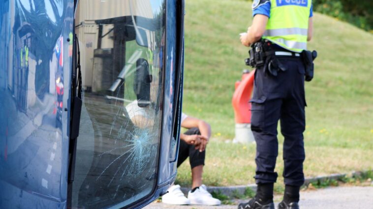 Accident de la route à Genève: Trois jeunes à l’hôpital après avoir percuté un arbre