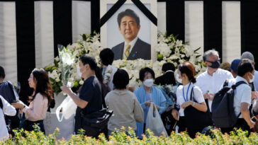 Au Japon, place aux funérailles nationales controversées de Shinzo Abe