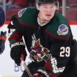 Barrett Hayton s'entend enfin avec les Coyotes