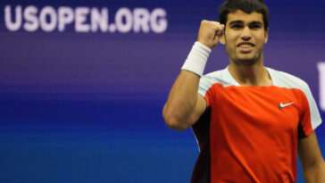Carlos Alcaraz, vainqueur de l'US Open, devient le plus jeune numéro 1 mondial de tennis