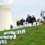 “Ce serait irresponsable”: des pro-nucléaires et la N-VA manifestent à Doel contre la fermeture d'un réacteur