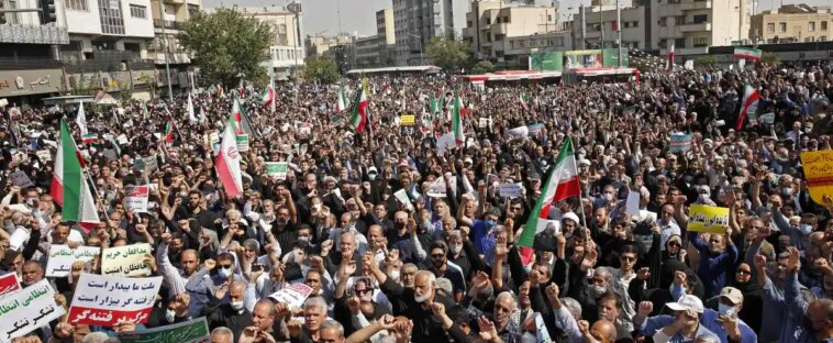 De nouvelles manifestations de colère secouent Téhéran