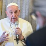 « Dialoguer » avec Poutine ? Pour le pape François, « ça sent mauvais, mais on doit le faire »