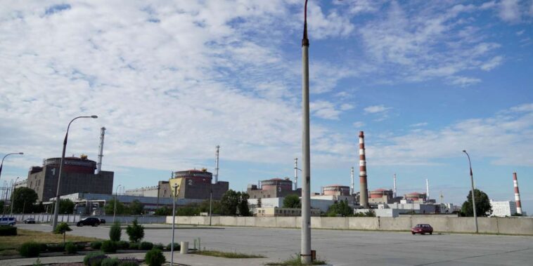 Guerre en Ukraine, en direct : la centrale de Zaporijia de nouveau alimentée en électricité