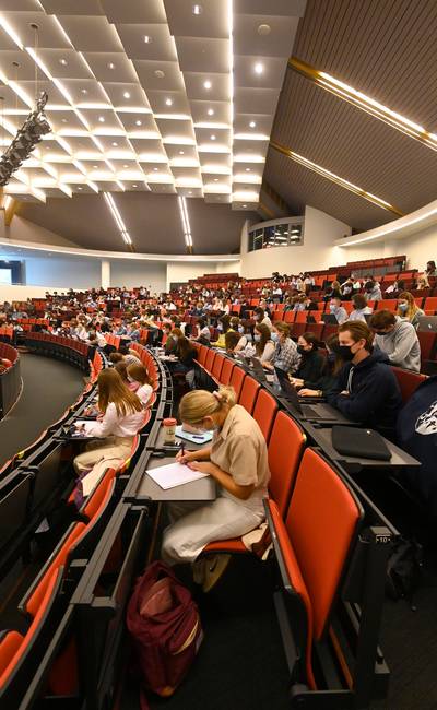 Harcèlement à l'UCLouvain: l'auditorat du travail en faveur de la plaignante