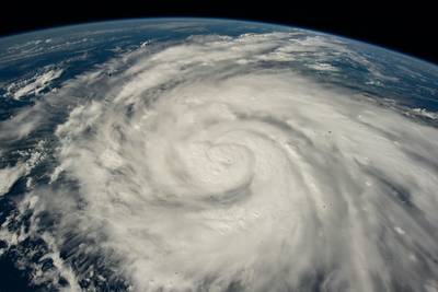 Ian rétrogradé en tempête tropicale, des millions d'Américains privés d’électricité