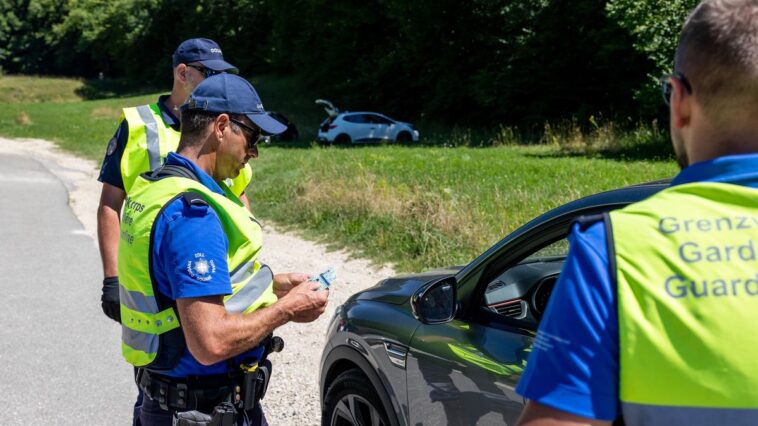 Jura: Voleurs arrêtés après trois cambriolages de villas en une journée 