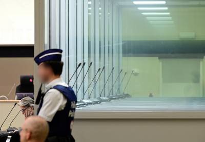 Le procès des attentats de Bruxelles retardé par le démontage des boxes vitrés: le tirage au sort des jurés maintenu au 10 octobre?