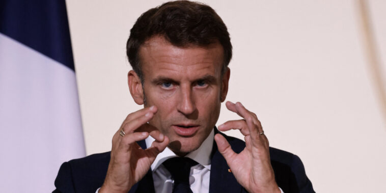 Macron annonce un projet de loi pour début 2023 face à une «politique absurde»