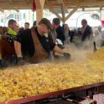 Record du plus grand rösti du monde battu sur la Place fédérale à Berne - rts.ch