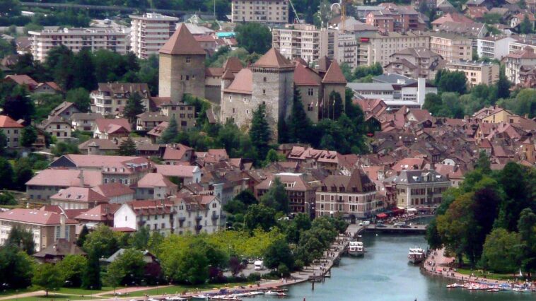 Un actif sur dix vivant à Annecy bosse à Genève