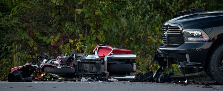 Une motocycliste lutte pour sa vie à Mirabel