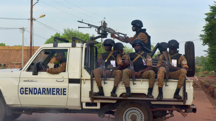 au moins 11 soldats tués et 50 civils portés disparus après une attaque