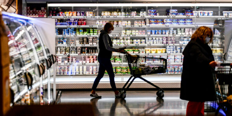 le gouvernement épingle des supermarchés qui abusent des «pénalités logistiques»