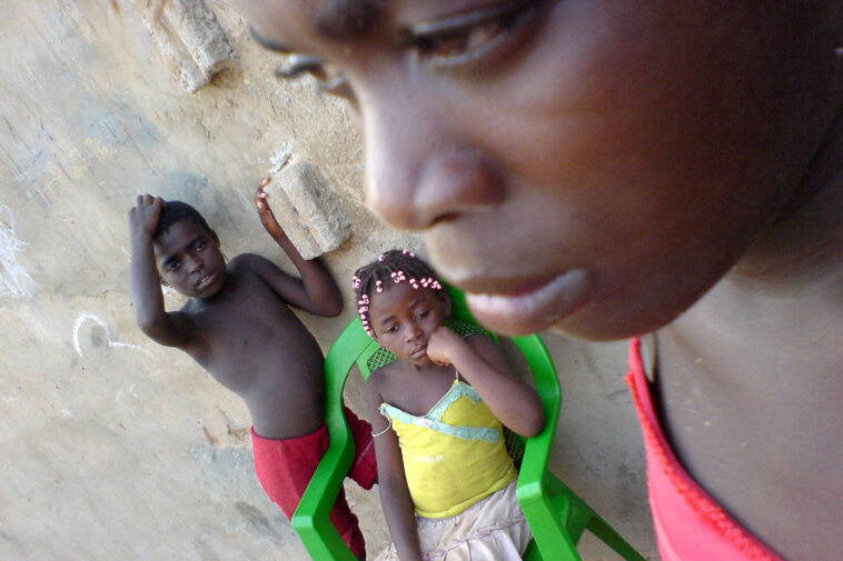 les enfants des rues de Luanda, visages d’un pays miné par les inégalités