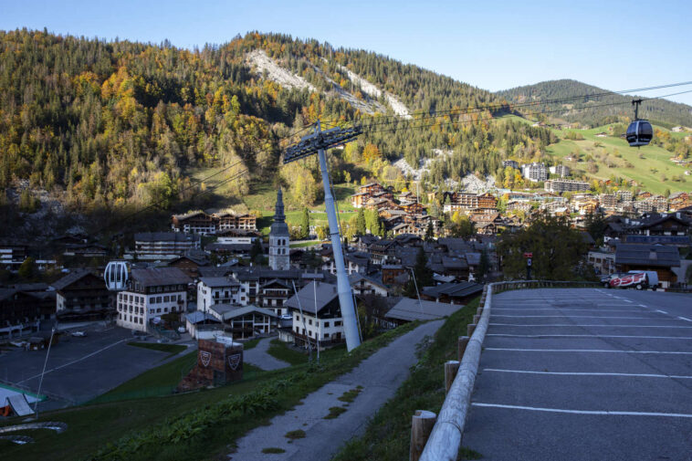 A La Clusaz, le projet de retenue d’eau pour assurer l’enneigement de la station suspendu par la justice