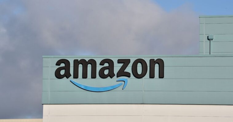 Amazon investit un milliard d’euros pour livrer plus “vert” en Europe