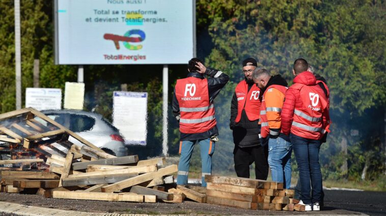 Après Esso-ExxonMobil, les syndicats de TotalEnergies reconduisent également leur grève