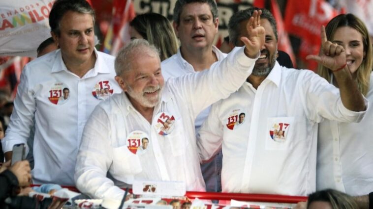 Au Brésil, Lula et Bolsonaro abattent leurs dernières cartes avant l'élection présidentielle