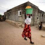 Au Sénégal, imams et marraines de quartier servent de médiateurs entre les femmes et leurs maris