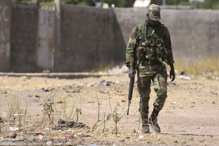 Au Sénégal, un contrat secret signé avec un sulfureux vendeur d’armes nigérien