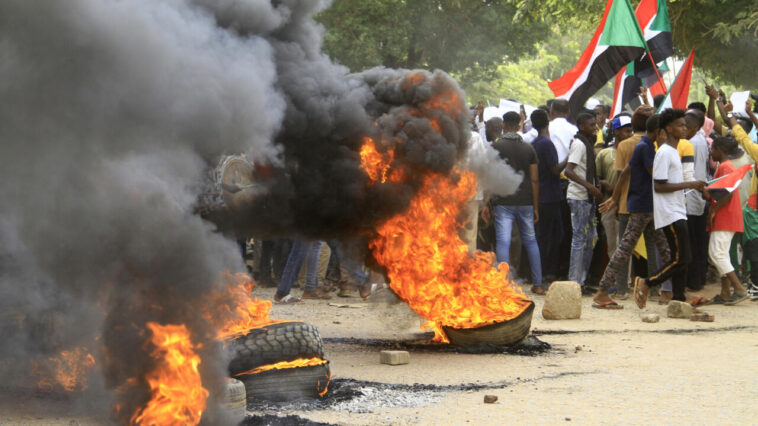 Au Soudan, des manifestants incendient un bâtiment officiel après un conflit tribal meurtrier