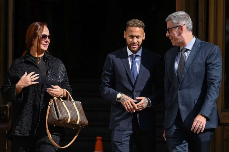 Au procès sur le transfert de Neymar au FC Barcelone, le parquet espagnol fait volte-face et retire ses accusations