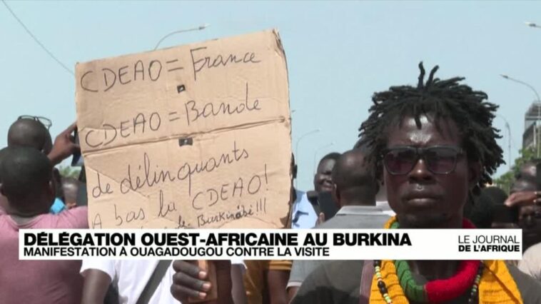 Burkina Faso: la délégation ouest-africaine "confiante", manifestation contre la Cédéao