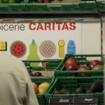 Conséquence de l'inflation, les associations d'aide alimentaire en mal de dons - rts.ch