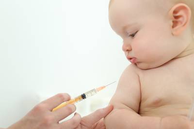 Covid-19: le régulateur européen approuve l'utilisation du vaccin dès l’âge de 6 mois
