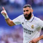 Dans le club qui a formé Karim Benzema à Bron, tous le voient Ballon d'Or en mains