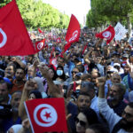 Des milliers de Tunisiens manifestent contre la vie chère et le président, Kaïs Saïed