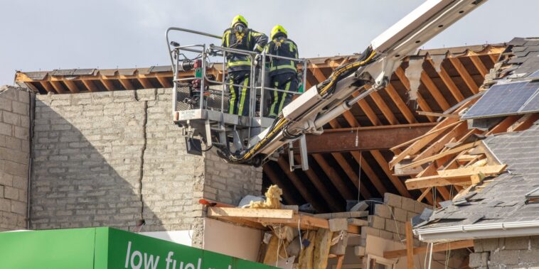 Dix personnes tuées lors d'une explosion dans une station-service en Irlande