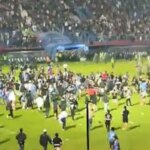 [EN VIDÉO] Un match de soccer vire au drame: 127 morts après une émeute