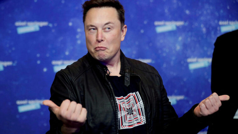 Elon Musk a pris le contrôle de Twitter et licencié des dirigeants, selon la presse américaine